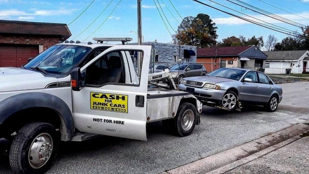 Finding the Best Towing Service for Your Truck